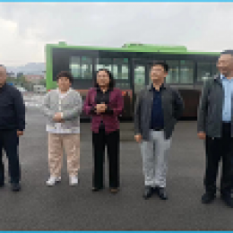 縣總工會(huì)主席杜隆焰一行蒞臨桐梓公司慰問(wèn)送溫暖 