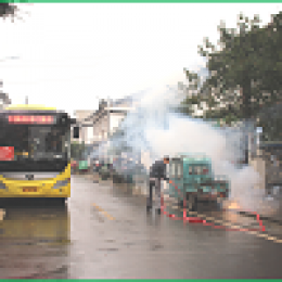 湄潭公交車(chē)開(kāi)進(jìn)村  百姓臉上笑開(kāi)顏 